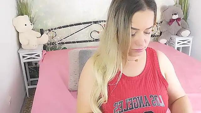 Snapshot of MilenaMiler_X chatting on 02-27-25, 12:10 MilenaMiler X online show from 02-27-25, 12:10