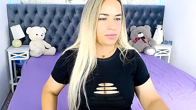 Snapshot of MilenaMiler_X chatting on 09-15-25, 06:35 MilenaMiler X online show from 09-15-25, 06:35