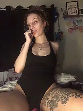 Snapshot of indie-rayne chatting on 12-12-24, 05:37 indie-rayne online show from 12-12-24, 05:37