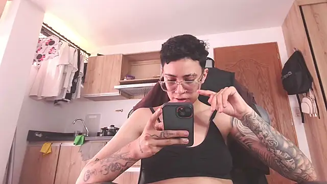 Cutie Shy  online show from 04-07-26, 05:35