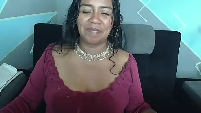 Snapshot of saggil23 chatting on 10-27-25, 05:28 saggil23 online show from 10-27-25, 05:28