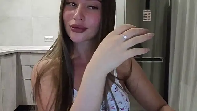 Snapshot of Cinderella____ chatting on 02-10-26, 08:35 Cinderella online show from 02-10-26, 08:35