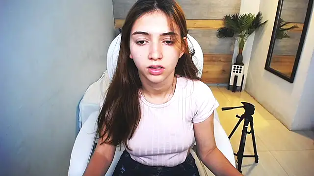 liseth fox online show from 12-11-24, 02:09