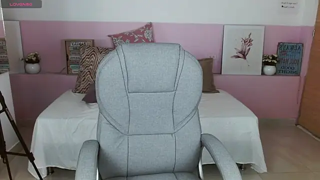 liseth fox online show from 12-14-24, 06:41