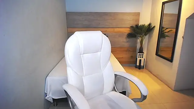 liseth fox online show from 12-21-24, 06:34