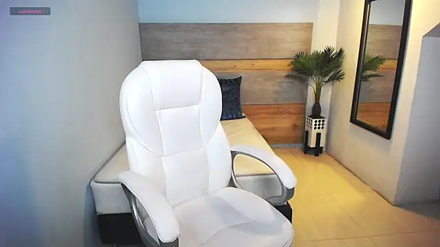 liseth fox online show from 02-04-25, 07:22