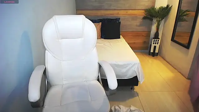 liseth fox online show from 02-23-25, 01:35