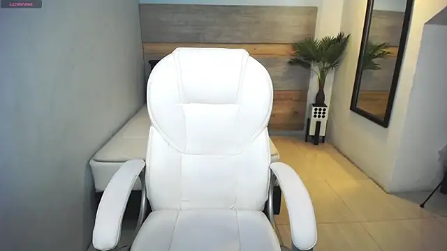 liseth fox online show from 03-08-25, 05:22