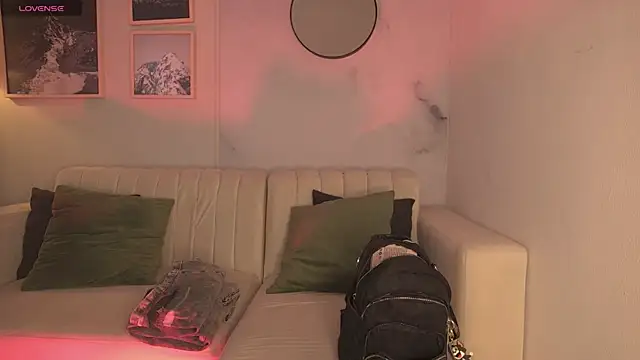 lara madisson online show from 10-24-25, 06:10