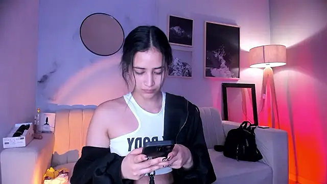 lara madisson online show from 02-09-26, 05:33