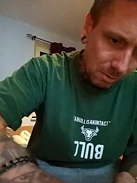 Snapshot of Schabernack1990 chatting on 09-30-25, 11:21 Schabernack1990 online show from 09-30-25, 11:21