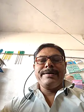 Snapshot of Srmotrs chatting on 02-05-26, 06:29 Srmotrs online show from 02-05-26, 06:29