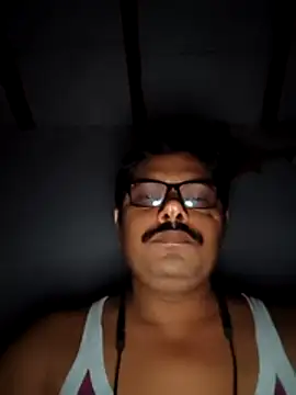 Snapshot of Srmotrs chatting on 02-08-26, 07:06 Srmotrs online show from 02-08-26, 07:06