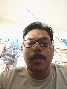 Snapshot of Srmotrs chatting on 06-30-26, 07:20 Srmotrs online show from 06-30-26, 07:20