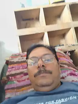 Snapshot of Srmotrs chatting on 07-21-26, 10:06 Srmotrs online show from 07-21-26, 10:06