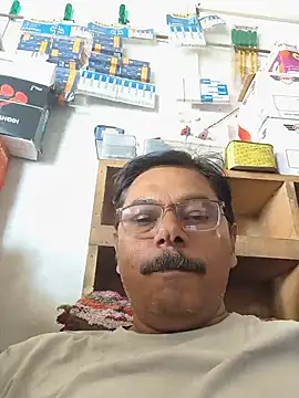 Snapshot of Srmotrs chatting on 08-04-26, 06:38 Srmotrs online show from 08-04-26, 06:38