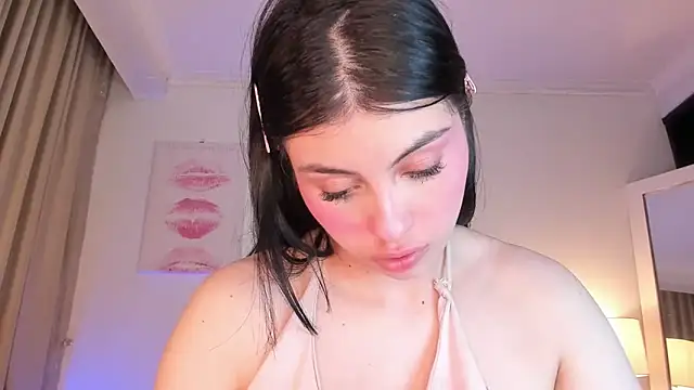 halseycox    online show from 05-20-26, 05:24
