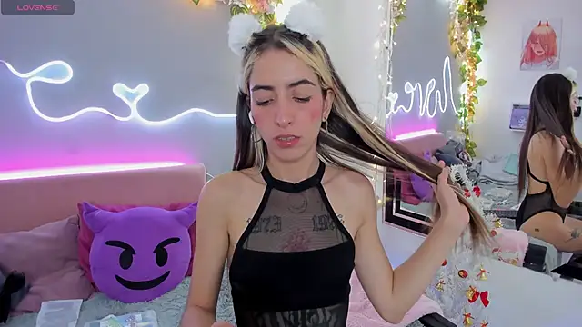 Snapshot of YouliteSllut2 chatting on 12-07-24, 10:39 YouliteSllut2 online show from 12-07-24, 10:39