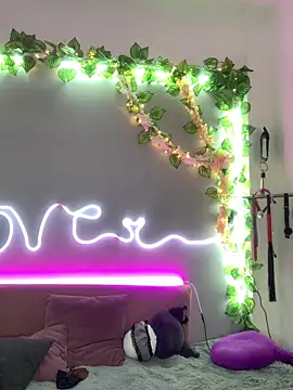 Snapshot of YouliteSllut2 chatting on 01-19-25, 03:21 YouliteSllut2 online show from 01-19-25, 03:21