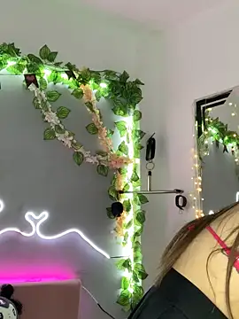 Snapshot of YouliteSllut2 chatting on 02-28-25, 07:56 YouliteSllut2 online show from 02-28-25, 07:56