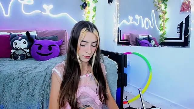 Snapshot of YouliteSllut2 chatting on 03-11-25, 12:22 YouliteSllut2 online show from 03-11-25, 12:22