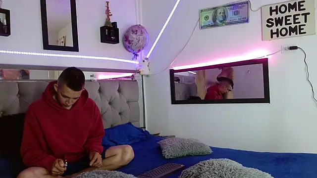 parejacaliente20154 online show from 02-28-25, 12:09