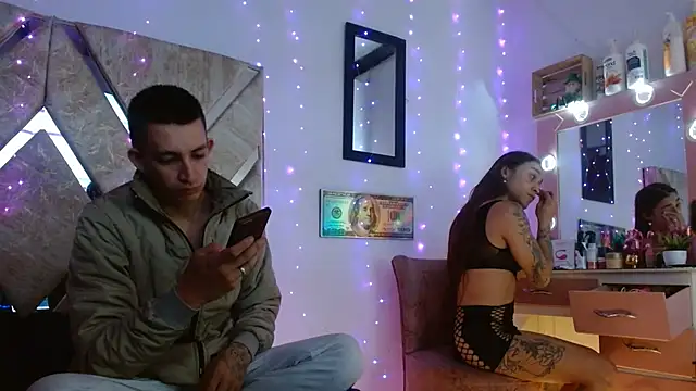 parejacaliente20154 online show from 11-22-25, 09:30