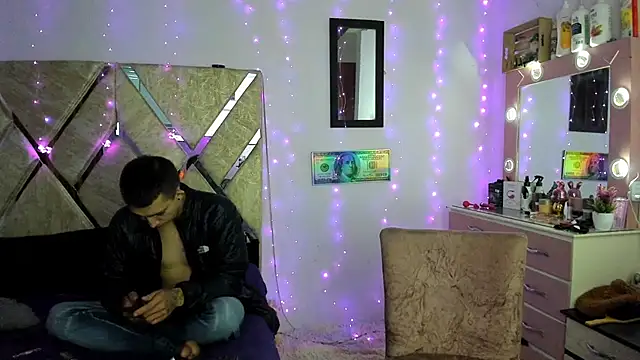 parejacaliente20154 online show from 11-27-25, 09:00