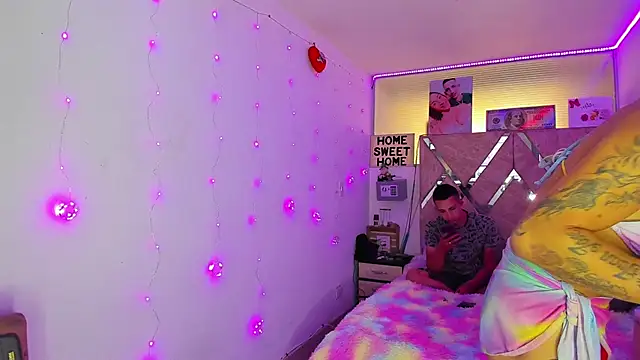 parejacaliente20154 online show from 03-06-26, 02:02