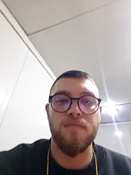 Snapshot of Franso13 chatting on 12-30-24, 09:19 Franso13 online show from 12-30-24, 09:19