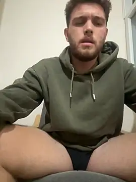 Snapshot of Franso13 chatting on 10-17-25, 01:42 Franso13 online show from 10-17-25, 01:42