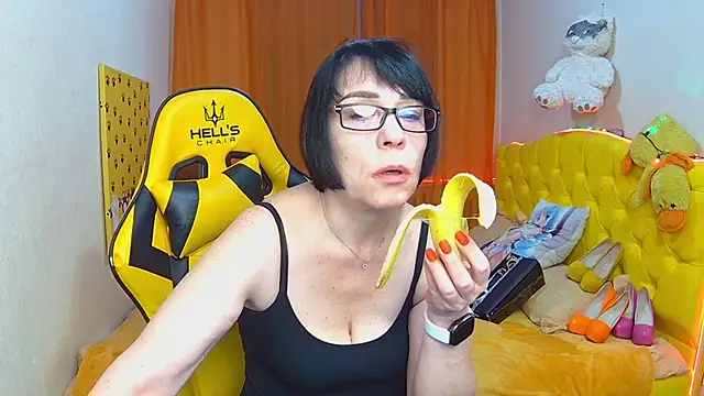 Snapshot of SandraHormas chatting on 02-10-25, 07:58 SandraHormas online show from 02-10-25, 07:58