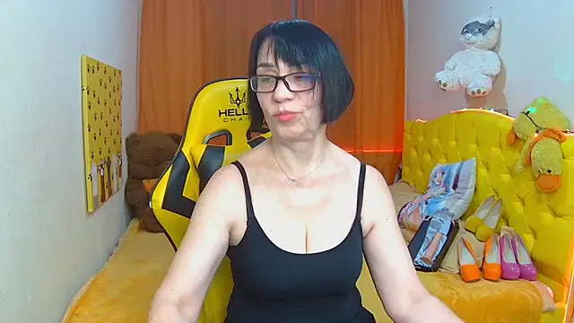 Snapshot of SandraHormas chatting on 02-15-25, 08:00 SandraHormas online show from 02-15-25, 08:00