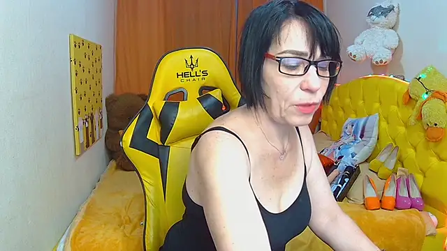 Snapshot of SandraHormas chatting on 02-15-25, 02:22 SandraHormas online show from 02-15-25, 02:22