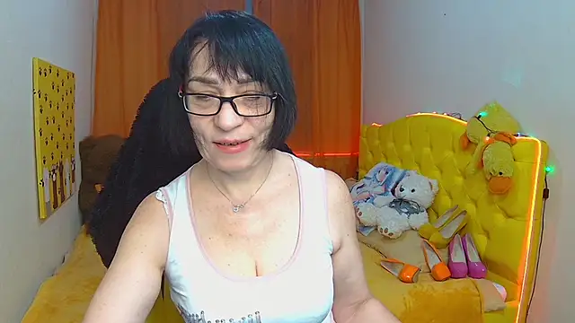 Snapshot of SandraHormas chatting on 02-18-25, 07:54 SandraHormas online show from 02-18-25, 07:54