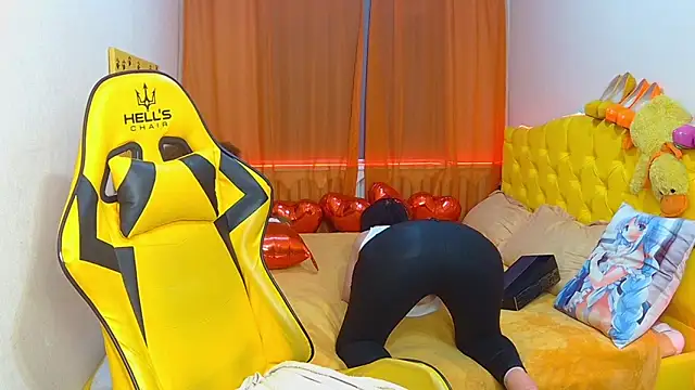 Snapshot of SandraHormas chatting on 02-19-25, 01:39 SandraHormas online show from 02-19-25, 01:39