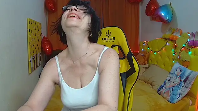 Snapshot of SandraHormas chatting on 03-03-25, 07:32 SandraHormas online show from 03-03-25, 07:32