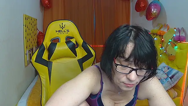 Snapshot of SandraHormas chatting on 03-04-25, 04:52 SandraHormas online show from 03-04-25, 04:52