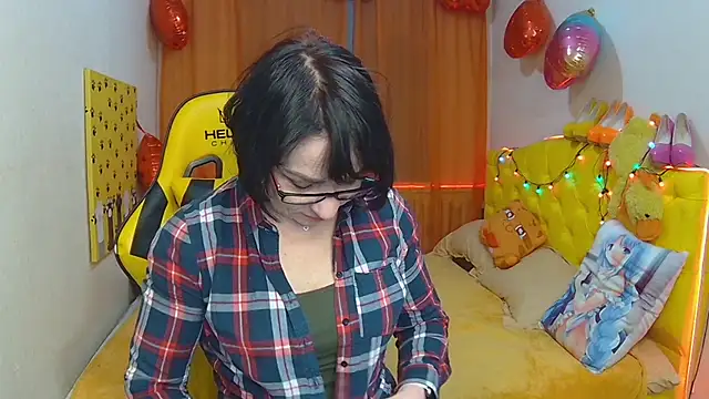 Snapshot of SandraHormas chatting on 03-10-25, 08:04 SandraHormas online show from 03-10-25, 08:04