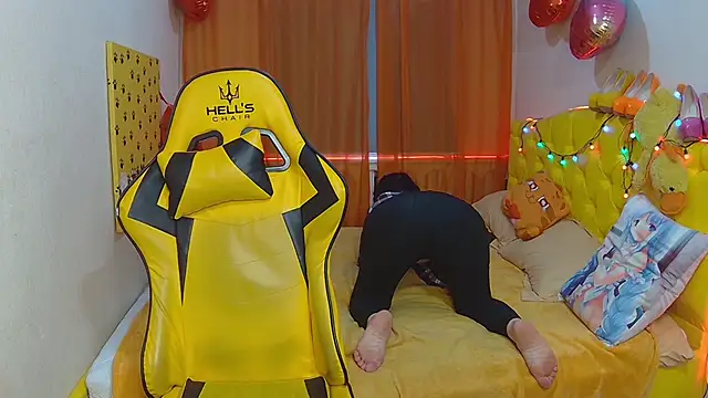 Snapshot of SandraHormas chatting on 03-10-25, 02:16 SandraHormas online show from 03-10-25, 02:16