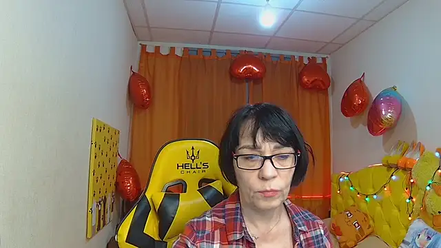 Snapshot of SandraHormas chatting on 03-11-25, 01:56 SandraHormas online show from 03-11-25, 01:56