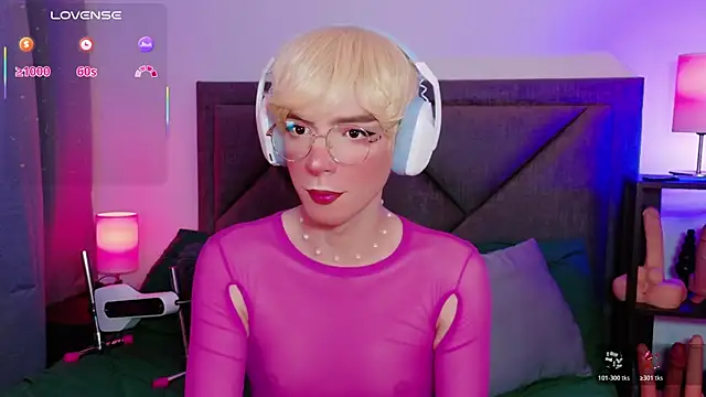 Snapshot of Sammy_Russell chatting on 06-18-26, 03:18 Sammy Russell online show from 06-18-26, 03:18