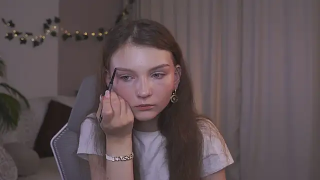 CindyGarrison online show from 09-18-25, 01:18