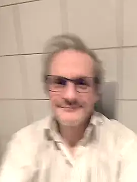 Snapshot of Zed0l1Mod chatting on 02-17-25, 02:37 Zed0l1Mod online show from 02-17-25, 02:37