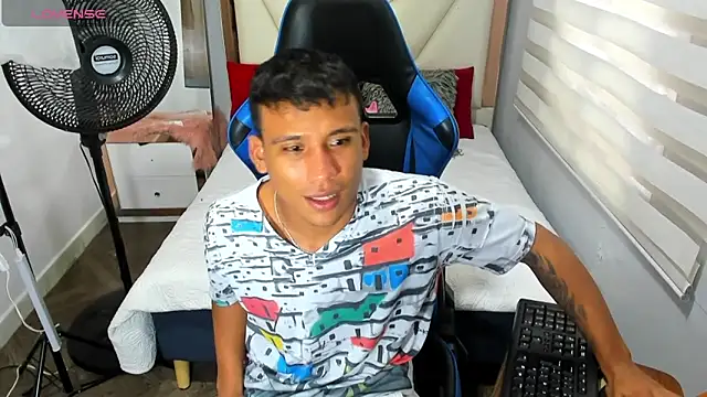 Backsex boy online show from 10-24-25, 12:01