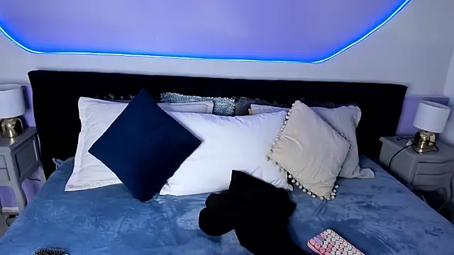 Julieta Cortes   online show from 03-04-25, 12:12