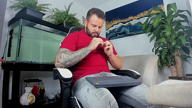 Snapshot of Johnnygrayson1 chatting on 07-02-26, 12:10 Johnnygrayson1 online show from 07-02-26, 12:10