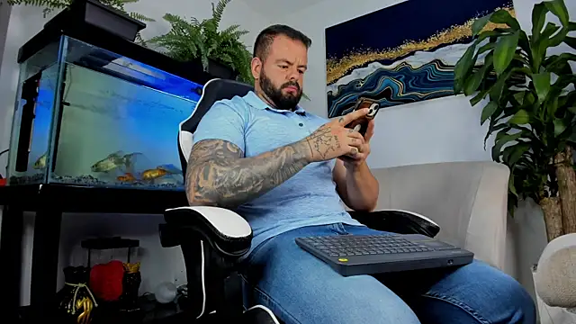 Snapshot of Johnnygrayson1 chatting on 07-19-26, 01:42 Johnnygrayson1 online show from 07-19-26, 01:42
