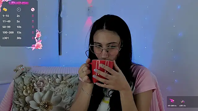 NayeCloud online show from 02-22-26, 04:24