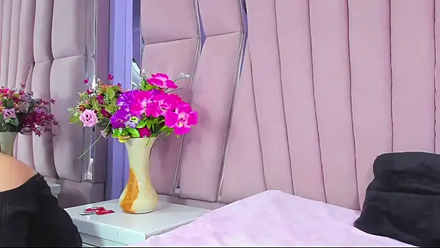 Snapshot of Sasha_Petitte chatting on 12-03-25, 03:47 Sasha Petitte online show from 12-03-25, 03:47